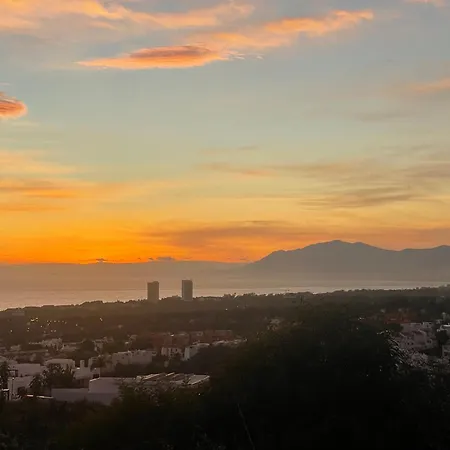 Townhouse ,cabopino 別荘 マルベーリャ