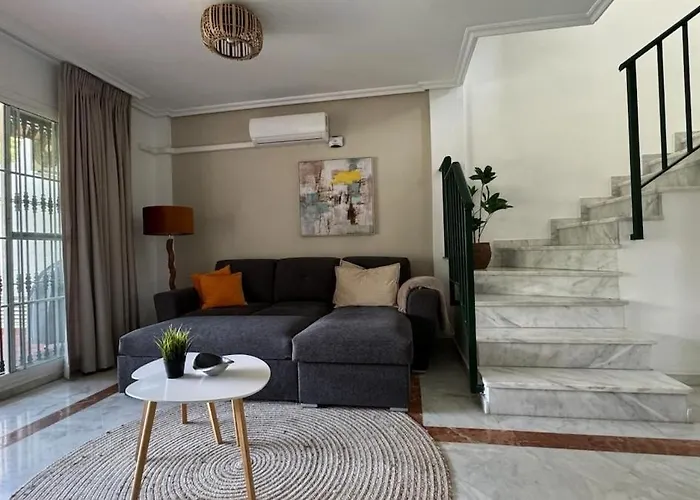 Townhouse ,cabopino 別荘