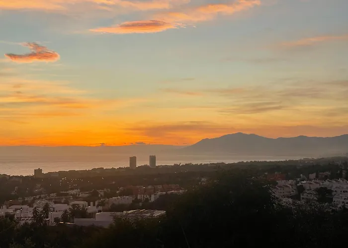 Townhouse ,cabopino 別荘 マルベーリャ